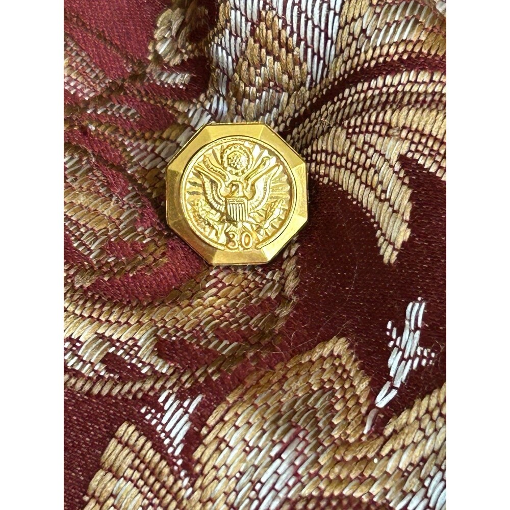 This is an official 30-Year U.S. Federal / Civilian Length of Service Lapel Pin